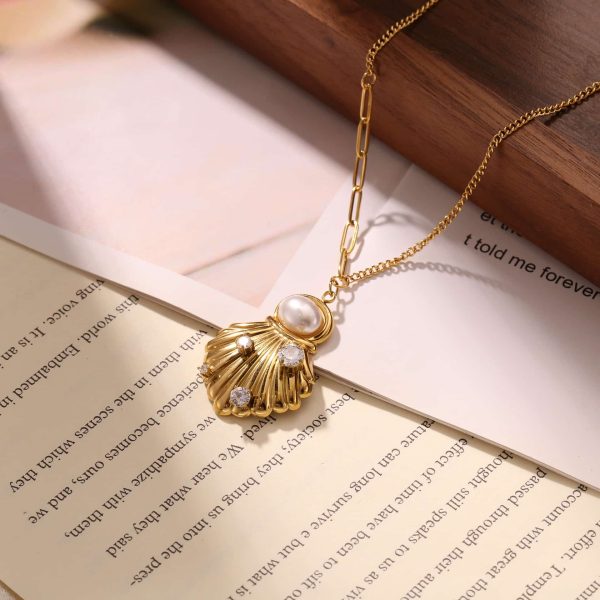 European And American Stainless Steel Hammered Spiral Sun Pendant Necklace