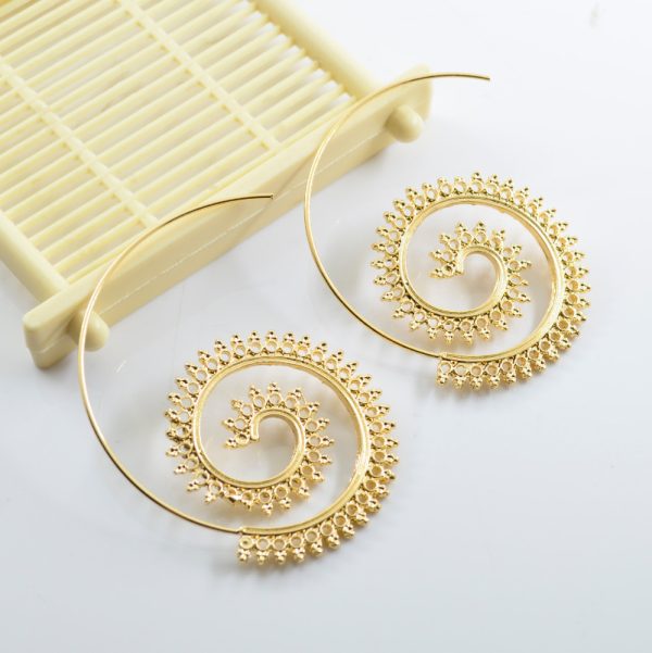 Personalized Circle Spiral Ear Clip
