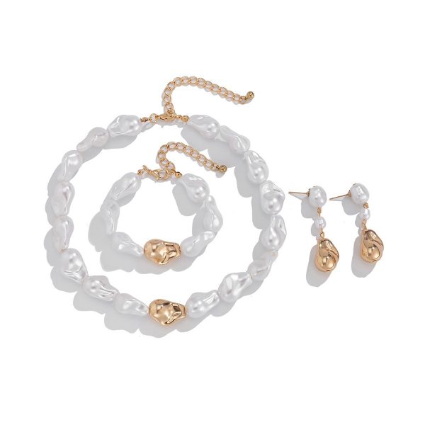French Style Temperament Pearl Baroque Necklace