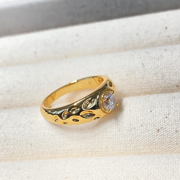 Gold SUNFLOWER Diamond-studded Ring Women