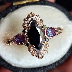 Rose Gold Inlaid Black Horse Eye Ring Mid-ancient Colored