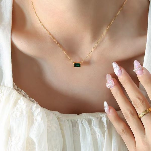 Women's Gold-plated Inlaid Lvzuan Pendant Necklace