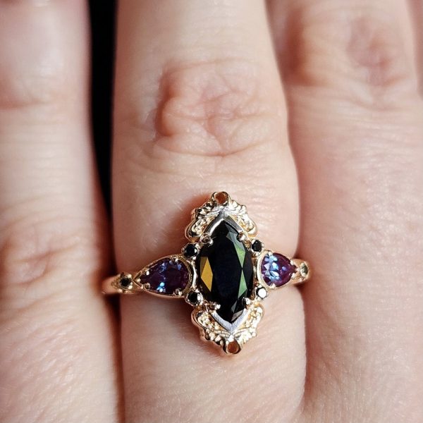 Rose Gold Inlaid Black Horse Eye Ring Mid-ancient Colored