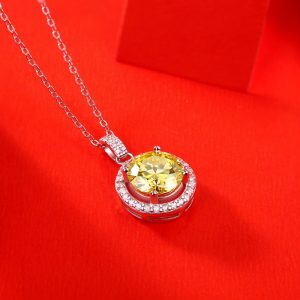 O1CN01HGzEDy1J6t9zLqQ7e_2215823730980-0-cib.jpg S925 Silver Luxury Round Cake Pendant Yellow Simulation Moissanite Necklace