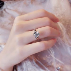 Six-claw Inlaid Zircon Women's Ring