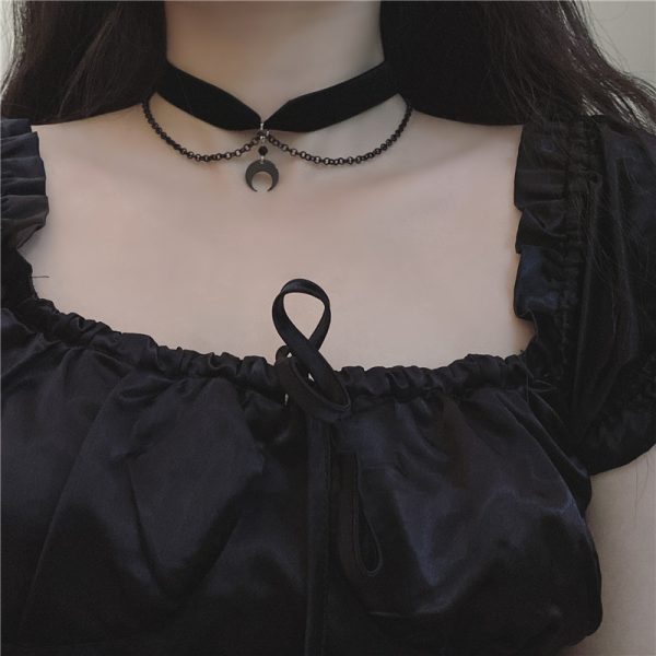 Gothic Style Crescent Choker Necklace Dark Black Collar