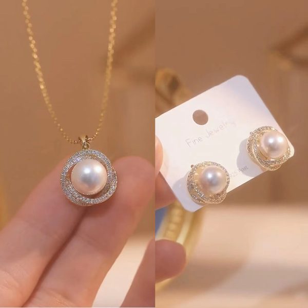 Women's Pearl Diamond Temperament Wild Necklace