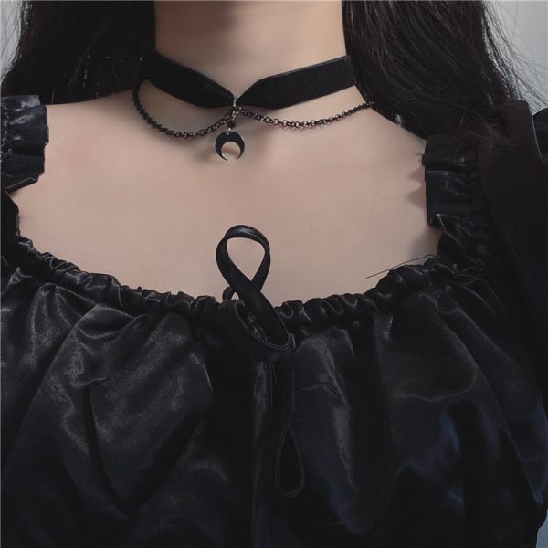 Gothic Style Crescent Choker Necklace Dark Black Collar