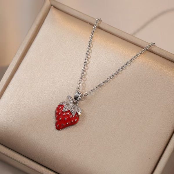 O1CN01S4iLCO1GiUsdhNFwg_2217036640656-0-cib.jpg Red Delicate Indie Cherry Strawberry Pepper Necklace