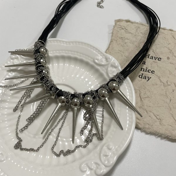 O1CN01SASQGs1wcHM2QD1Pi_3164416328-0-cib.jpg Rivet Round Beads Winding Tassel Necklace