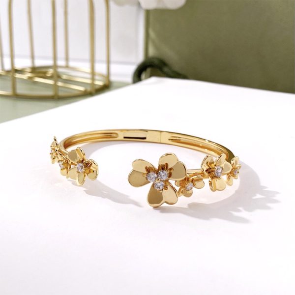 Three-leaf Flower Micro Inlaid Zircon  Bracelet