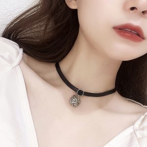 Alloy Black & Rhimestone Square Short Necklace