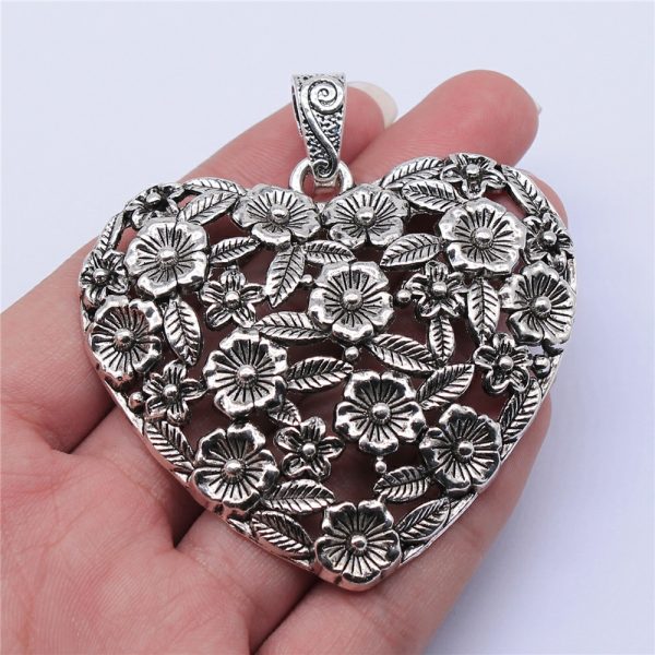 Hollow Flower Love Pendant European And American