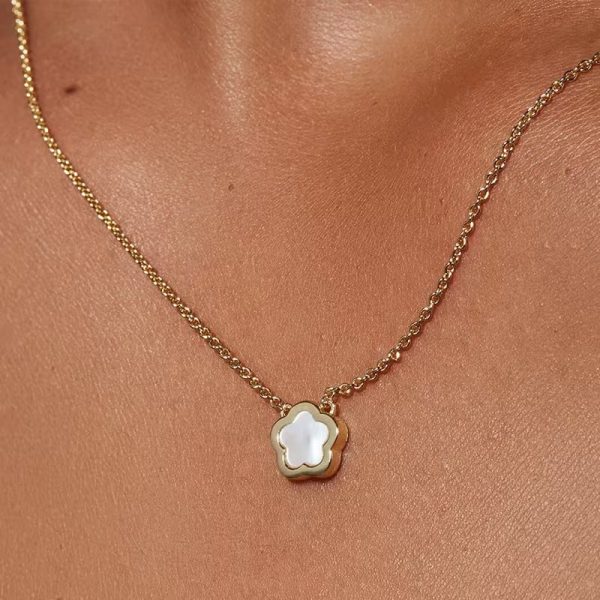 White Mother Shell Flower Necklace