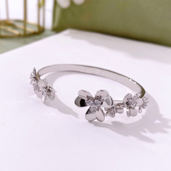 Three-leaf Flower Micro Inlaid Zircon  Bracelet