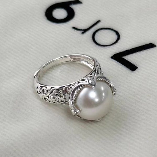 Niche Retro Hollow Carved Round Pearl Ring
