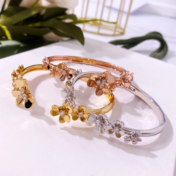 Three-leaf Flower Micro Inlaid Zircon  Bracelet