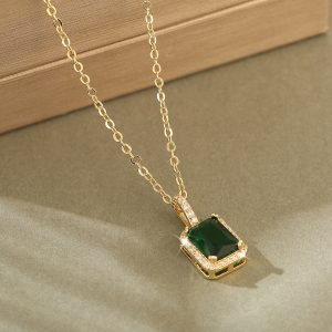 Copper Inlaid Green Zircon Square High-grade Retro Necklace