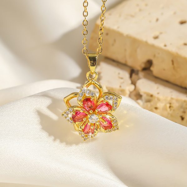 Female Minimalist Retro Rotatable Flower Titanium Steel Necklace