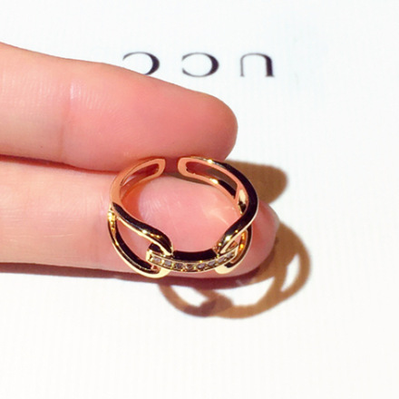 Inlaid Zircon Elegant Geometric Women's Ring