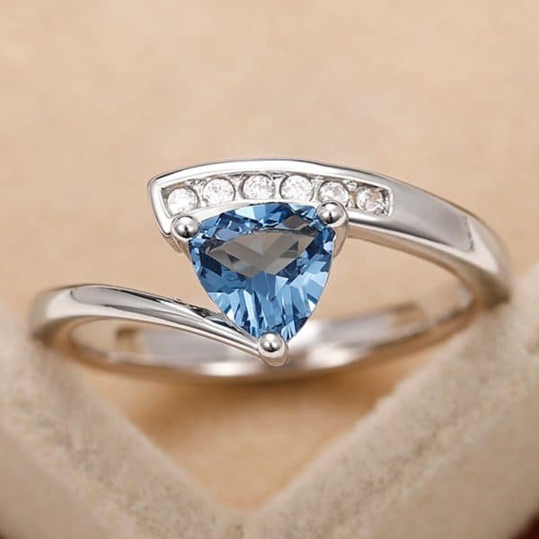 Women's Twisted Arm Micro-inlaid Blue Black Zircon Ring