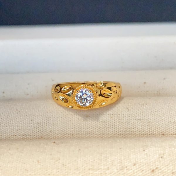 Gold SUNFLOWER Diamond-studded Ring Women