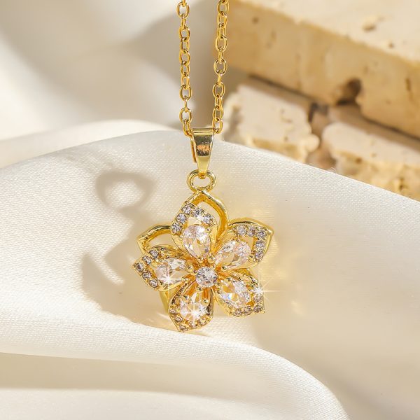 Female Minimalist Retro Rotatable Flower Titanium Steel Necklace
