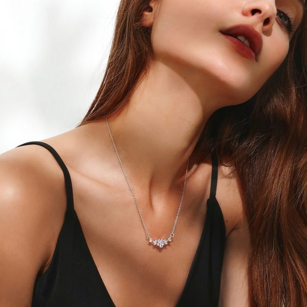 O1CN01yrm3VY2AceINfALdu_2219667728224-0-cib.jpg Original Design Copper Hand Inlaid Horse Eye Flower Pendant Choker
