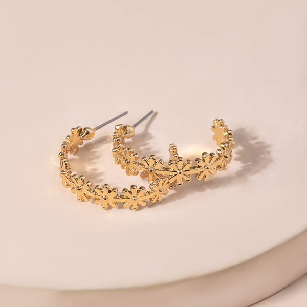 Korean Cute Daisy Statement Stud Earrings Gold Flower Circle Earrings For Women