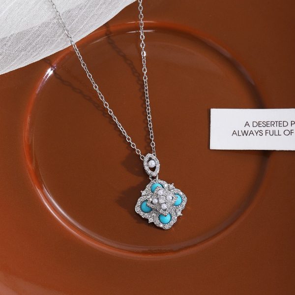 Natural Turquoise Four-leaf Flower Pearl Necklace Ear Stud