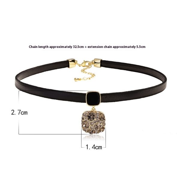 Alloy Black & Rhimestone Square Short Necklace