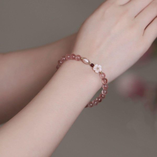 Fashion Personality Strawberry Quartz Peach Blossom Bracelet
