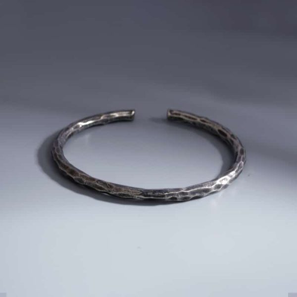 Vintage Distressed Cylindrical Simple Opening Bracelet