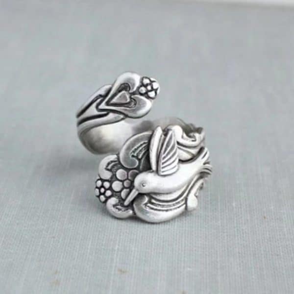 Fashion Retro Flower Shaped Ring