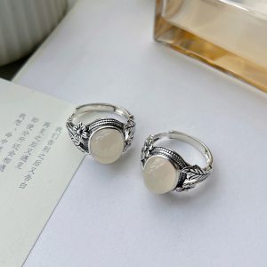 White Chalcedony Vintage Ring Versatile Personality