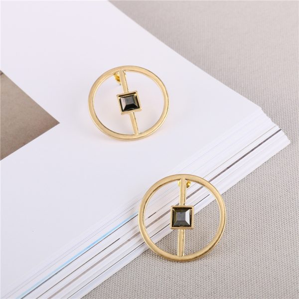 Frosty Wind Geometric Circle Stud Earrings