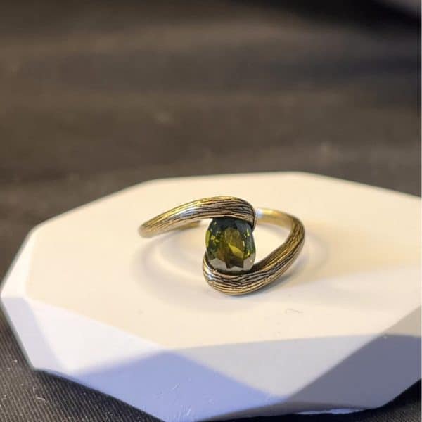 Brushed Diamond Colored Gems Zircon Ring Advanced Design Sense
