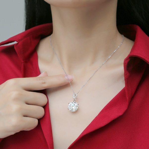 Inlaid Moissanite Plain Heart Pendant Clavicle Chain Necklace