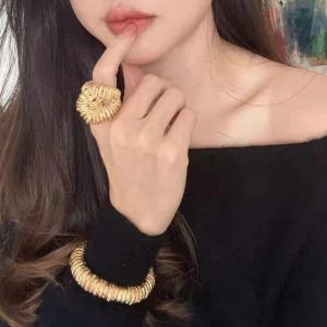 14K Gold Vintage Bracelet Ring Thorns Lava Opening