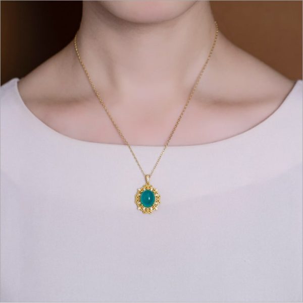 Fashion Natural Amazonite Oval Pendant Necklace