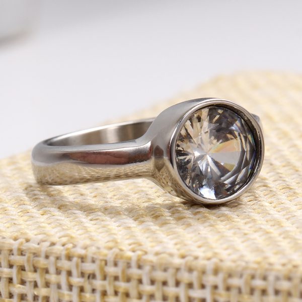 Women's Fashion Stainless Steel Diamond-studded Ring
