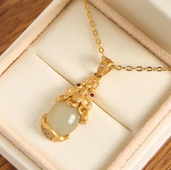 Female Creative Hetian White Jade Antique Gold Pendant