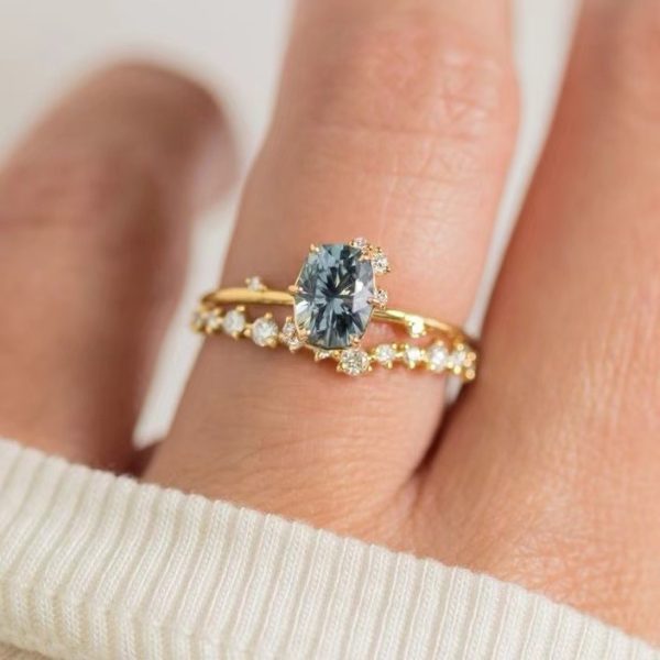 Fashion Gold Plated Ornament Inlaid Green Zircon Ring