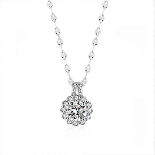 Titanium Steel Moissanite Necklace With Women's Lace Pendant