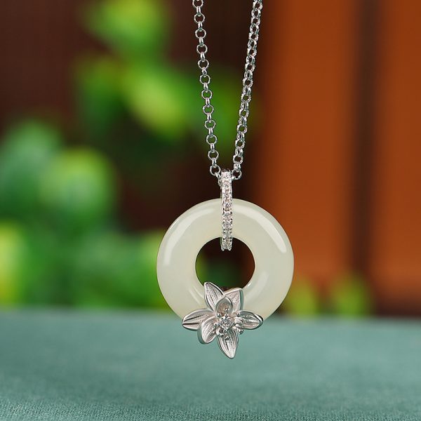 c0069ec8-19a0-4689-9b84-21d9b48a9f53.jpg S925 Sterling Silver Gold Plated Hetian Jade Flower Peace Buckle Set Chain Simple Retro