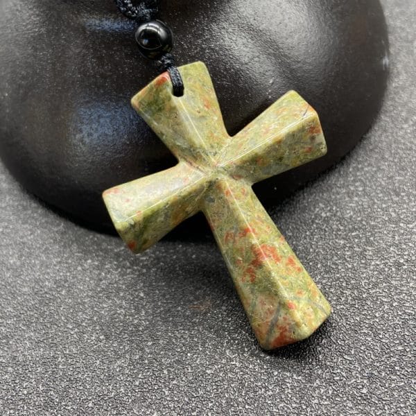 Natural Stone Christmas Gift Agate Woven Semi-precious Stone Cross Necklace