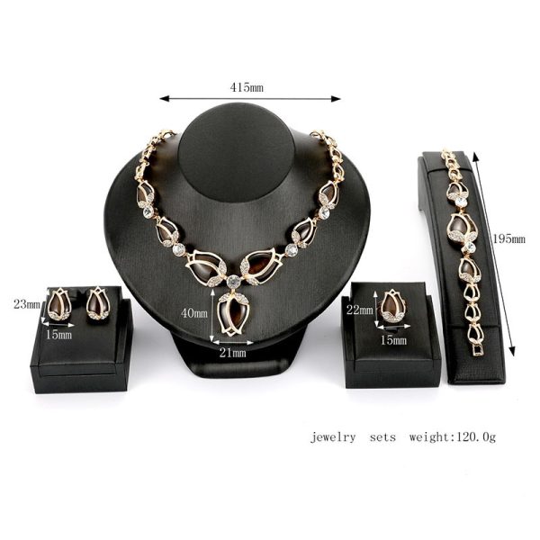 Flower Shaped Necklace And Earrings Jewelry Four Piece Set
