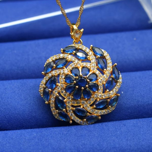 Spiral Design Color Zircon Pendant Necklace Light Luxury