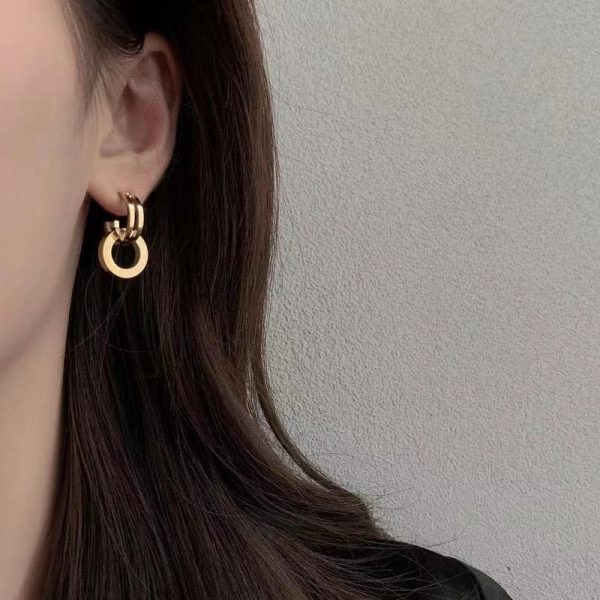 Colorless Personality Circle Titanium Steel Stud Earrings
