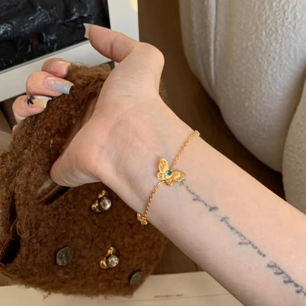 Hollow Butterfly Bracelet Fashion Retro Special Design High Sense